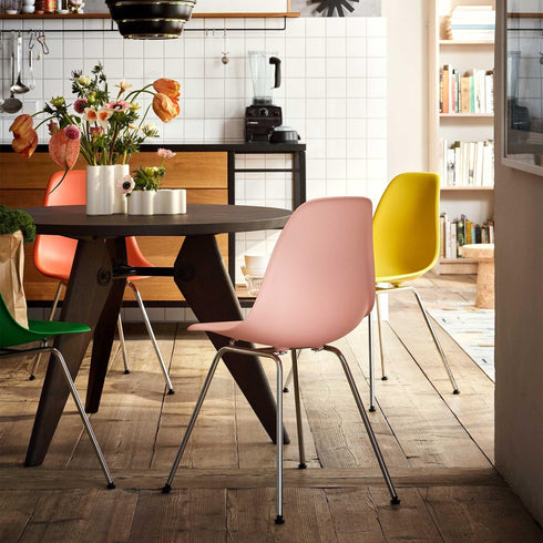 Cadeira Eames em Plástico DSX / Base Cromada